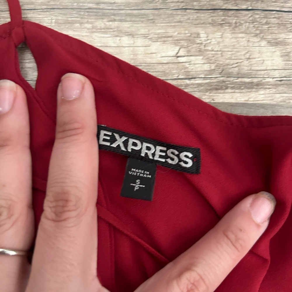 Red Express top - Picture 2 of 2